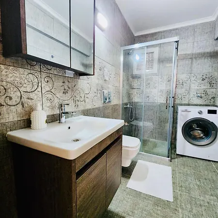Apartment Spacious By Calis *